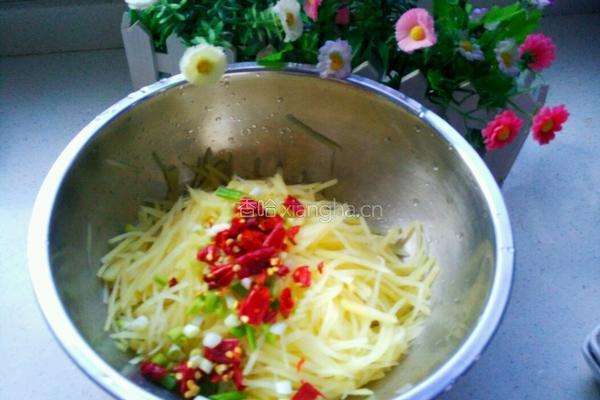 炝土豆丝的做法图解6