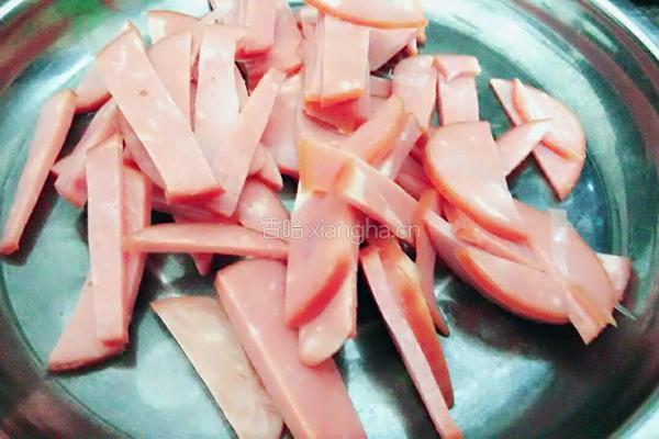 清爽小菜青椒包菜炒培根的做法图解2