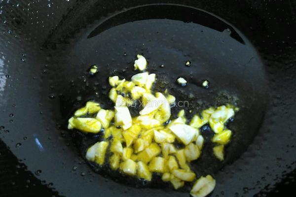 蒜末菠菜的做法图解3