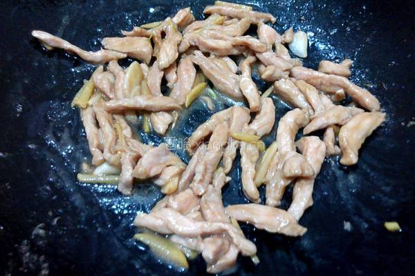 瘦肉炒豆芽的做法图解5