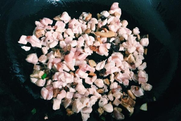 瑶柱腊肠瘦肉香菇萝卜饭的做法图解5