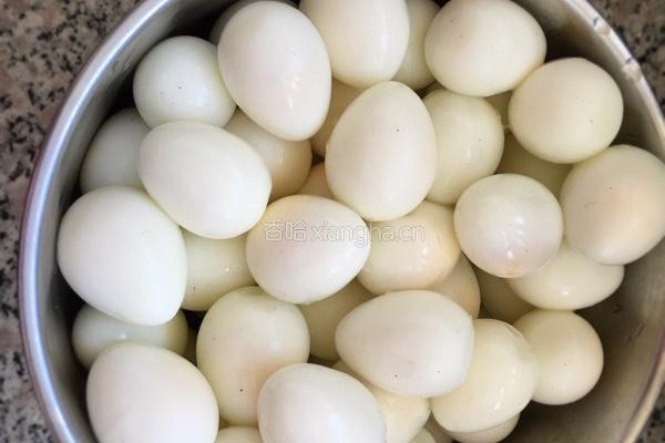 红烧肉烩鹌鹑蛋的做法图解2