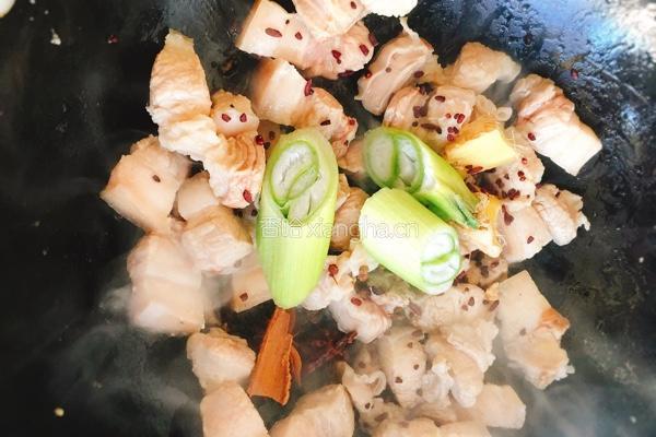 红烧肉烩鹌鹑蛋的做法图解5