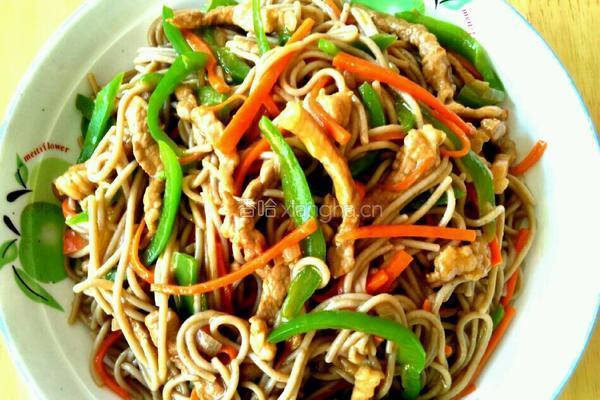 尖椒肉丝炒面的做法图解8