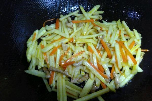白地瓜炒肉丝的做法图解7