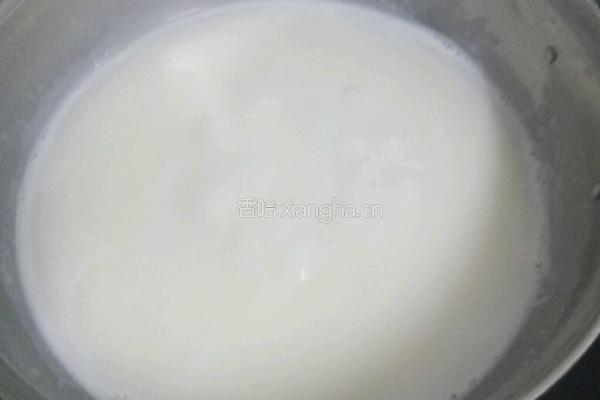 牛奶冰糖布丁的做法图解2