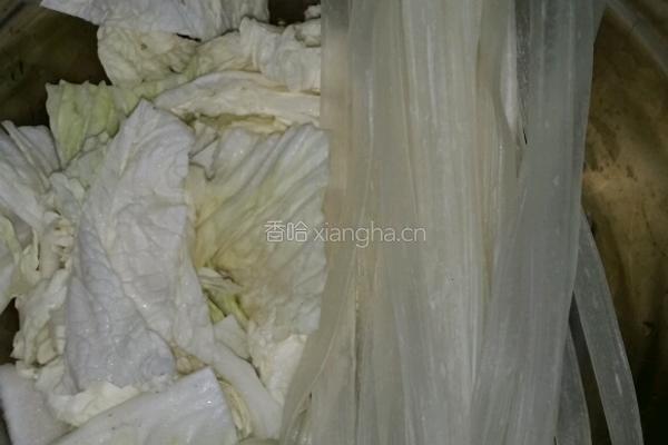 红烧肉炖粉条白菜的做法图解7