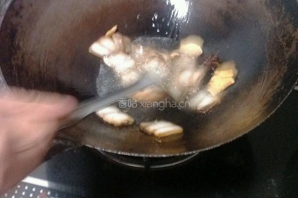 腊肉烧鳝鱼的做法图解3