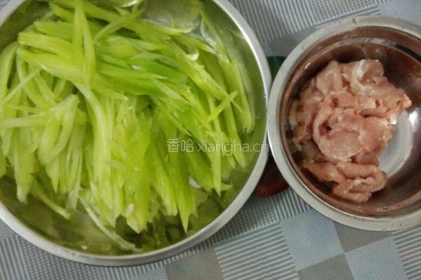 肉片炒莴笋的做法图解2