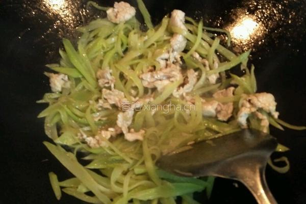 肉片炒莴笋的做法图解4