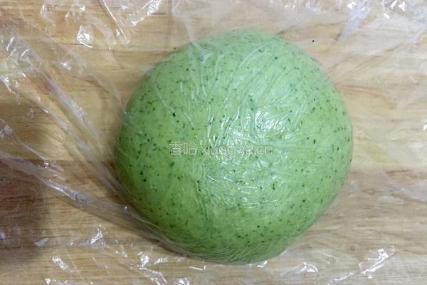 春意盎然的菠菜面包的做法图解5