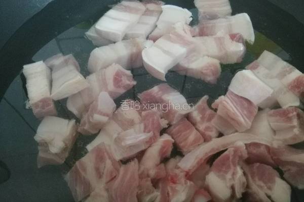 红烧肉炖粉条的做法图解2