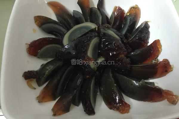 凉拌皮蛋的做法图解1