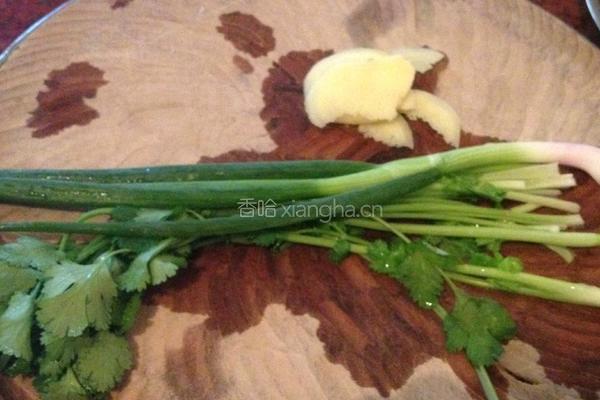 可乐盐焗鸡的做法图解1