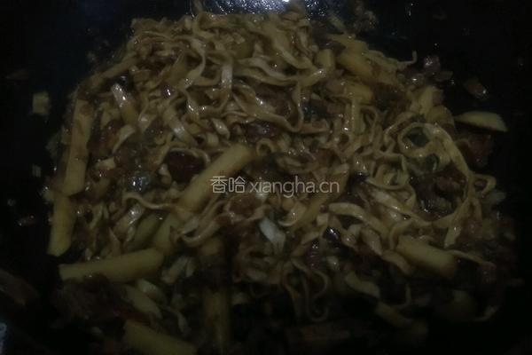 酸菜焖面的做法图解9