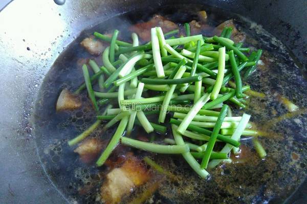 蒜苗烧肉的做法图解9