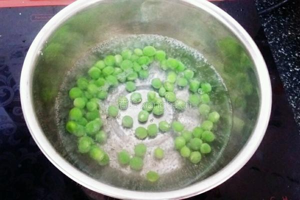 虾仁意面的做法图解3