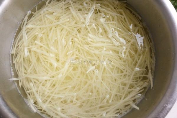 炝拌土豆丝的做法图解2