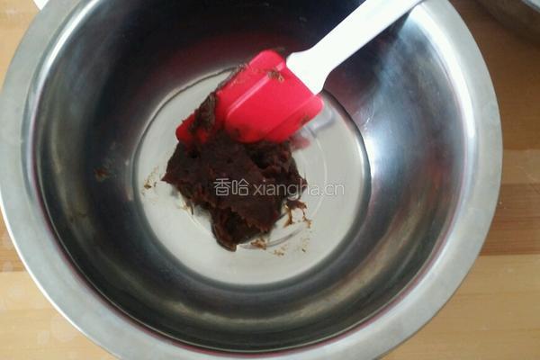 核桃枣泥小蛋糕的做法图解1