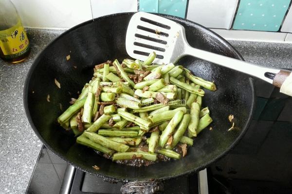 干煸豆角的做法图解5