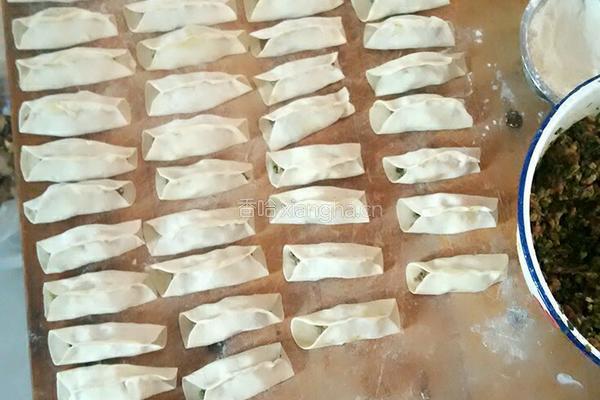 锅贴的做法图解5
