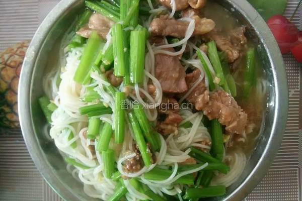 芹菜炒粉条的做法图解4