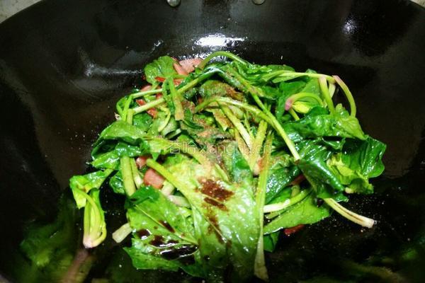 菠菜香肠小炒的做法图解5