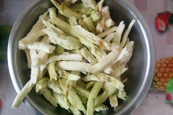 土豆炖茄子的做法图解2