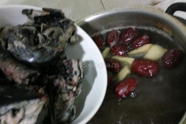 乌鸡蜜枣桂圆汤的做法图解4