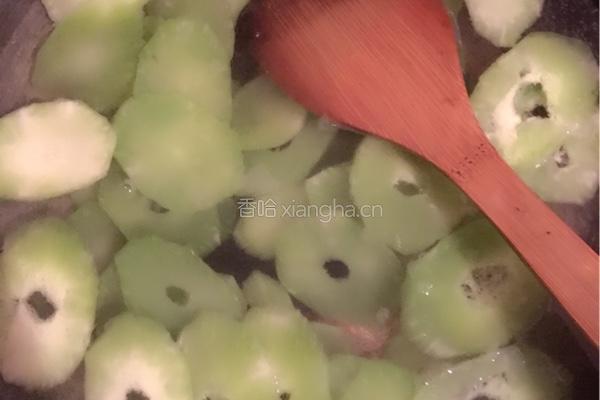 清炒莴笋的做法图解2