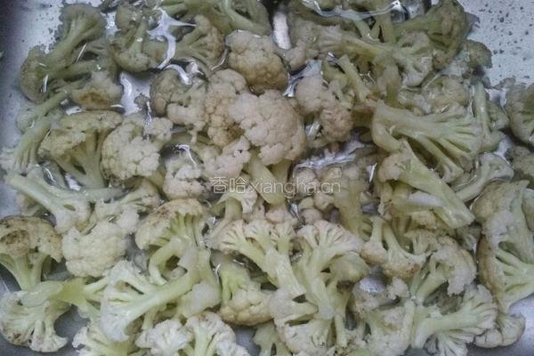 胡萝卜菜花炒肉片的做法图解2