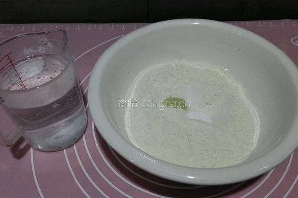 糖油饼的做法图解1