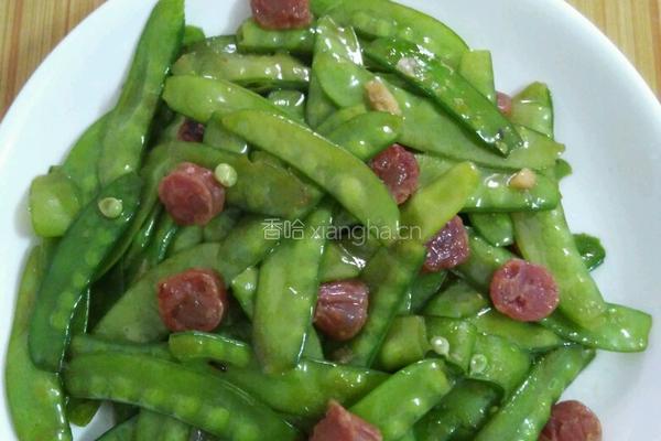 荷兰豆炒腊肠的做法图解3