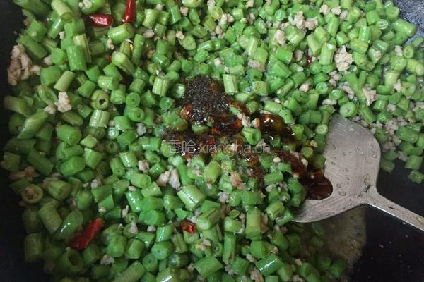 肉沫炒四季豆的做法图解7
