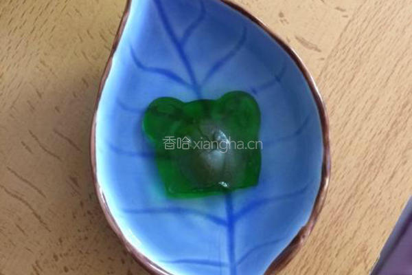 绿叶果冻的做法图解1