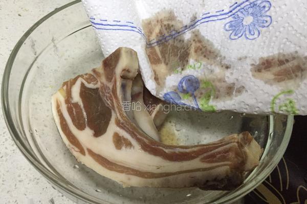 牛油煎羊排的做法图解1