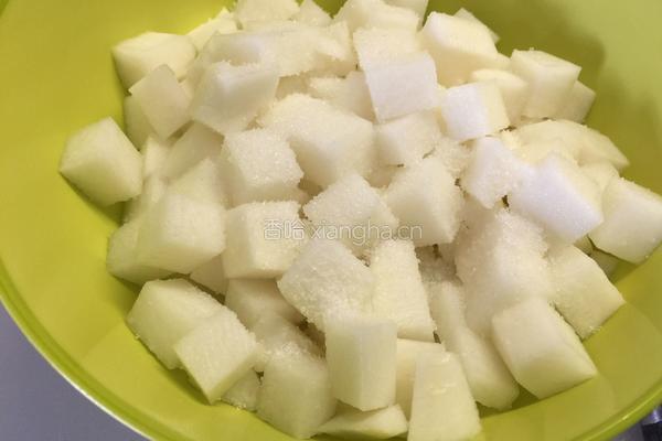 辣味柠檬白萝卜丁的做法图解2