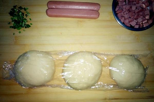 香肠肉松土司的做法图解5