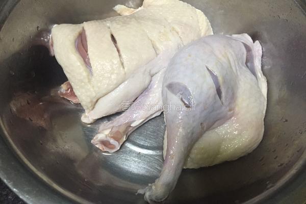 香酥蜜制鸭腿的做法图解1