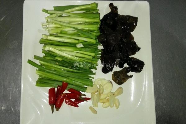 韭菜炒豆腐的做法图解2