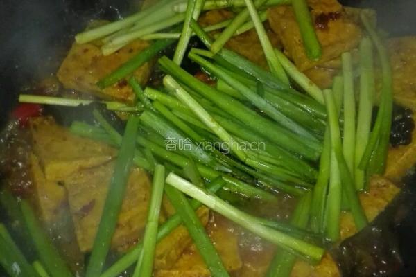 韭菜炒豆腐的做法图解8