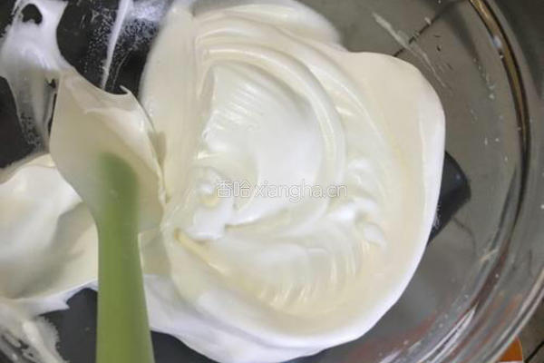 肉松海苔蛋糕卷的做法图解2