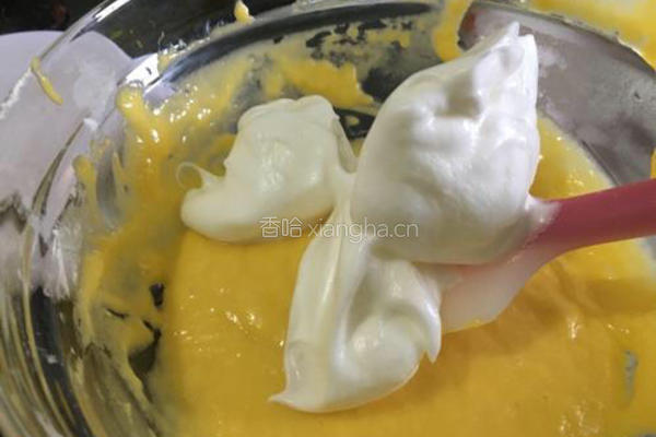 肉松海苔蛋糕卷的做法图解3