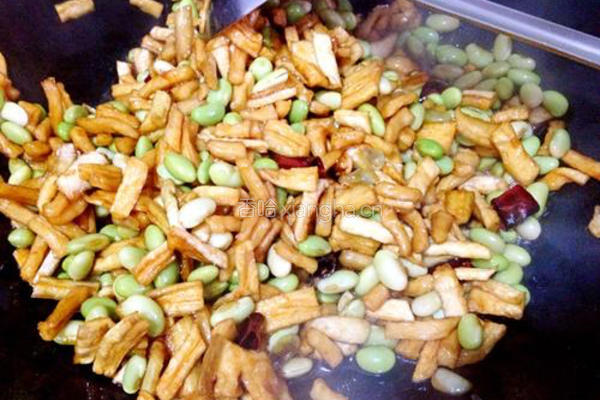 萝卜干炒青豆的做法图解6