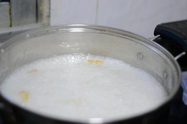 猪肝瘦肉粉肠粥的做法图解2