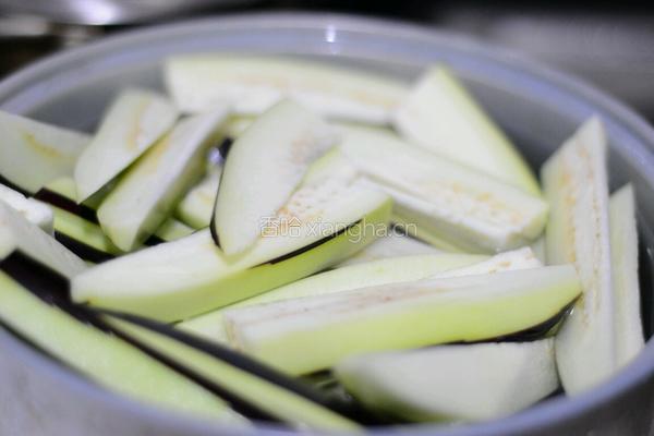 烧茄子的做法图解1