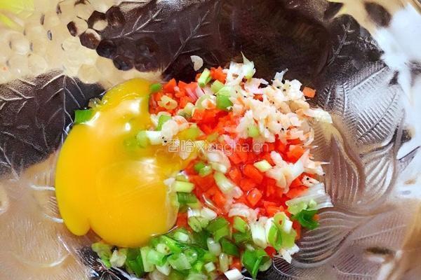 虾皮胡萝卜鸡蛋碎（宝宝高钙高蛋白食谱）的做法图解3