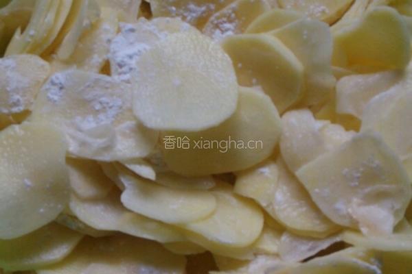 粉煎土豆的做法图解1