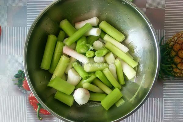 腌咸蒜的做法图解2