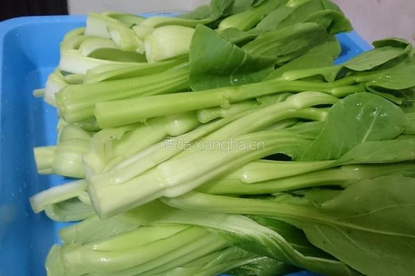 清炒菜心的做法图解1